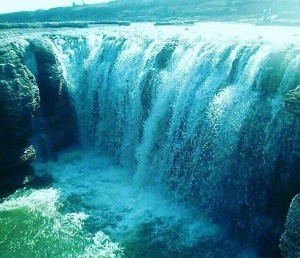 Der Esfand-Wasserfall, Delgan (Sistan und Belutschistan)